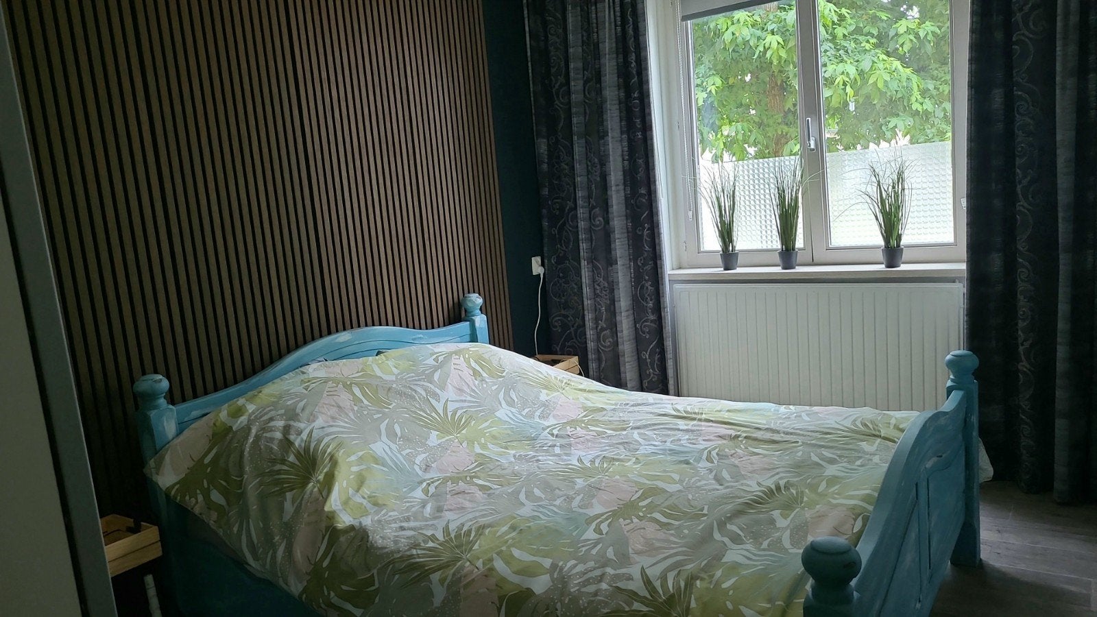 massief houten bed,  elektrische verstelbare bodems., Huis en Inrichting, Slaapkamer | Bedden, Ophalen, Gebruikt, Tweepersoons