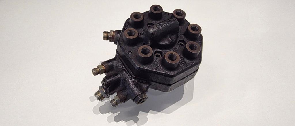 Mercedes brandstofverdeler 0438100012 W116 W126 R107 C107, Auto-onderdelen, Ophalen, Gebruikt, Mercedes-Benz