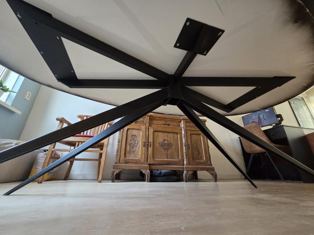 Stalen onderstel eettafel met ovalen blad, Ophalen, Gebruikt, 100 tot 150 cm, Overige materialen