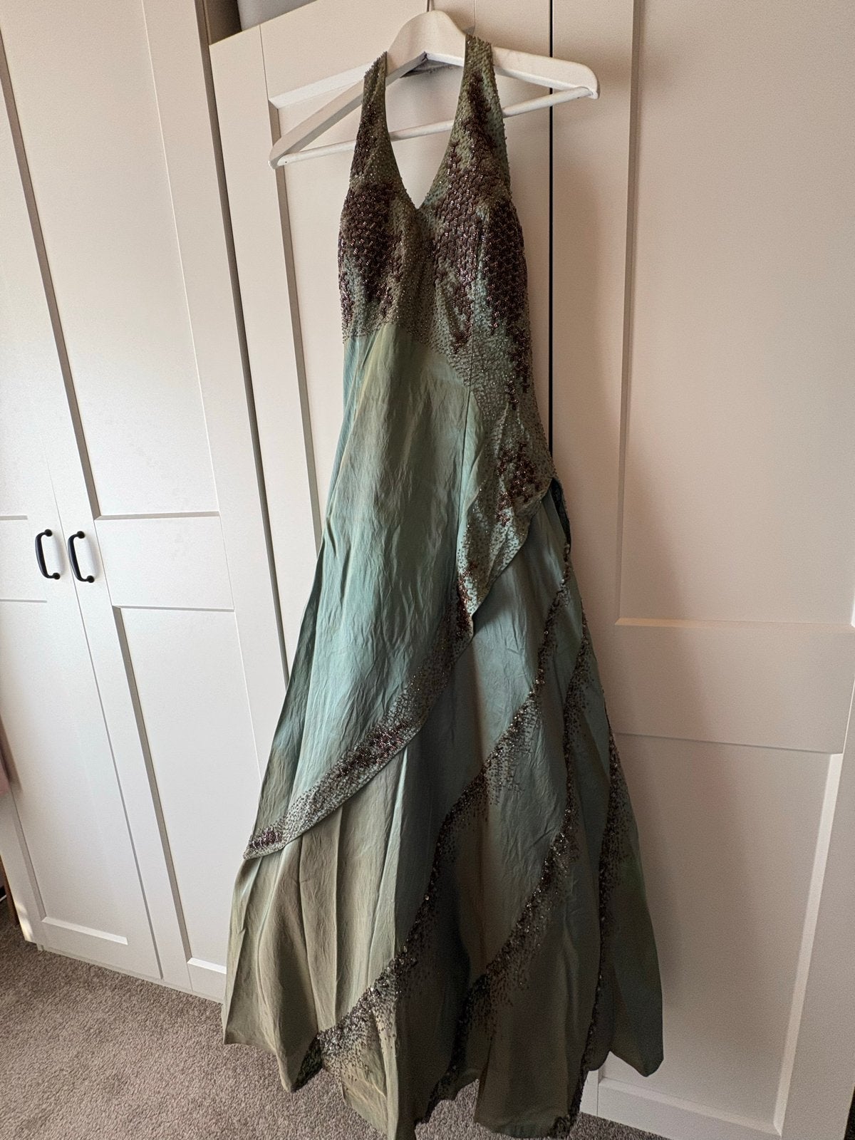 Prachtige avondjurk met kralen - Maat S, Kleding | Dames, Jurken, Ophalen of Verzenden, Zo goed als nieuw, Maat 36 (S), Onder de knie