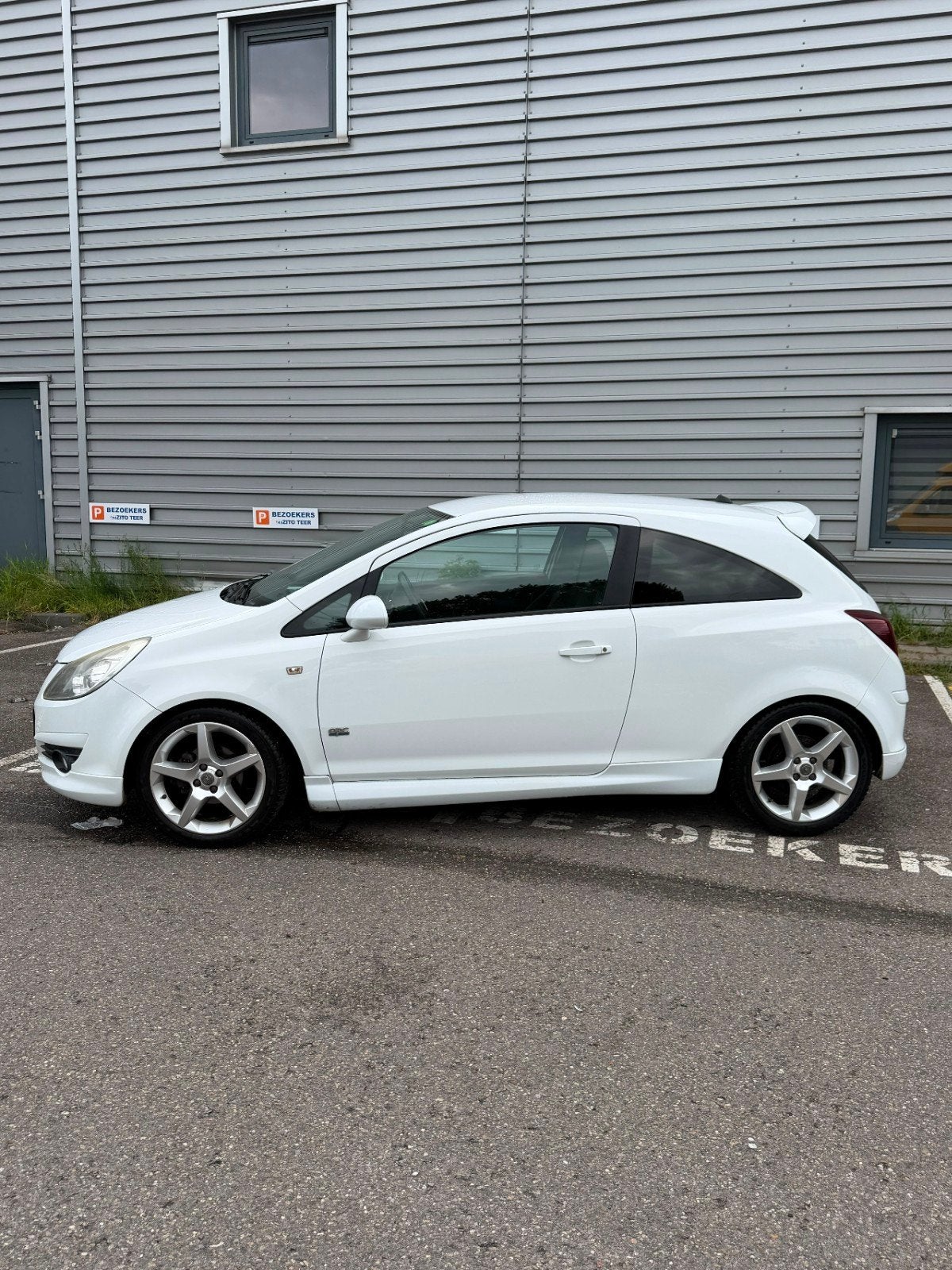 Opel Corsa 1.4 16V 3D WR 2009 Wit, Ophalen, Gebruikt, Opel