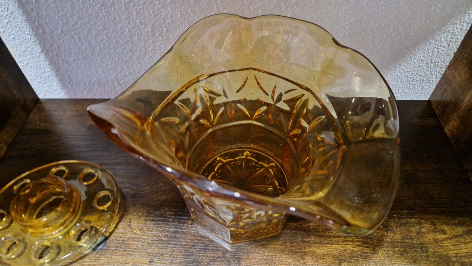 Amberkleurige Art Deco schaal met bloemensteker, Ophalen of Verzenden