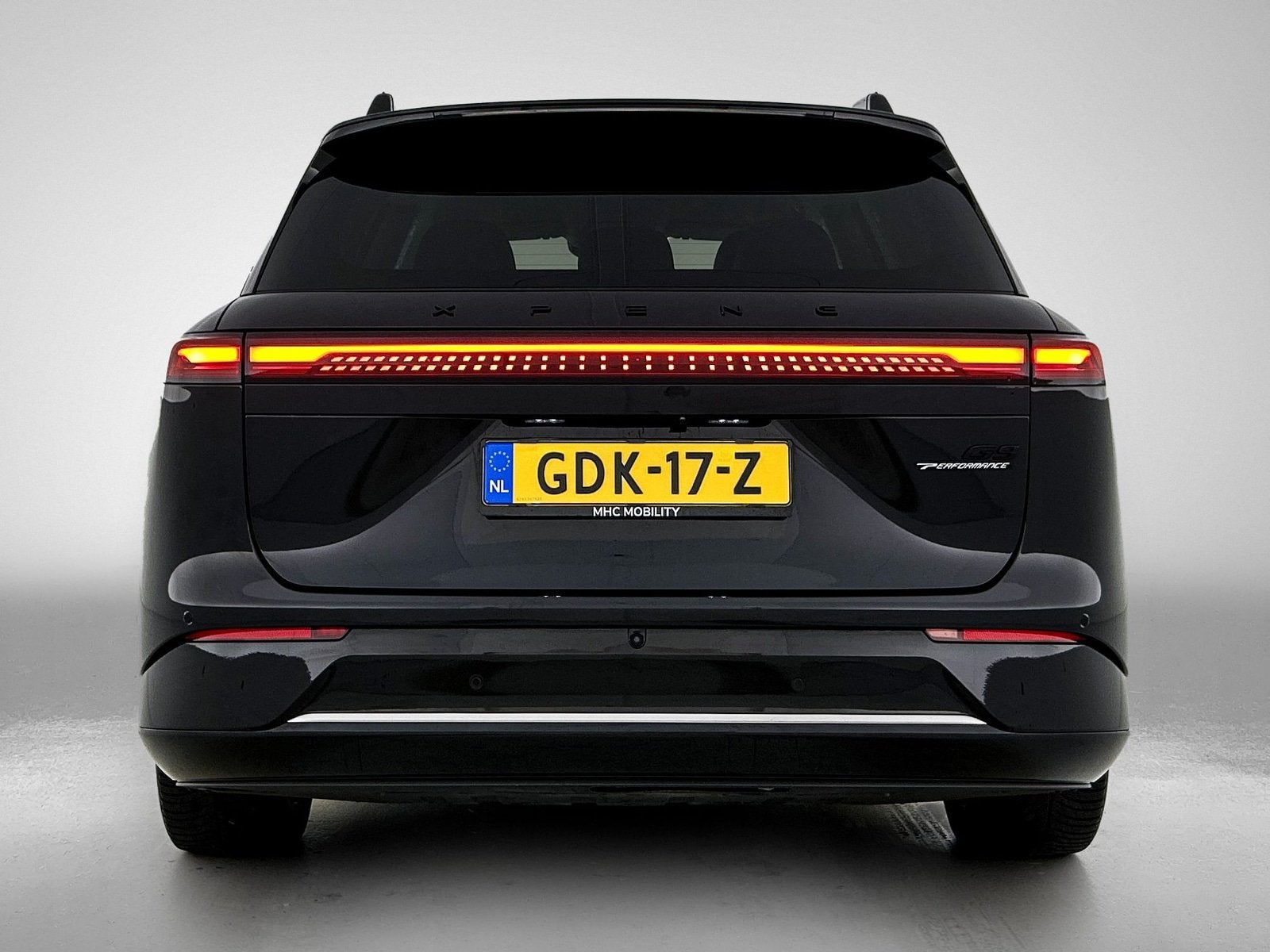 XPENG G9 AWD Performance 98 kWh | Premium Comfort & Audio |, Auto's, Gebruikt, Zwart, Zwart, Onderhoudsboekje