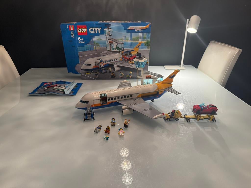Lego city passagiersvliegtuig ! Nummer 60262., Ophalen of Verzenden, Zo goed als nieuw