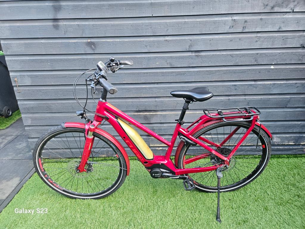 Goede electrische cube touring  bosch krachtige middenmotor, Ophalen of Verzenden