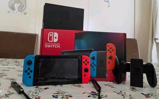 Nintendo Switch V2 compleet + hard case | nette staat 🎮, Ophalen of Verzenden, Gebruikt, Met 2 controllers, Switch Original