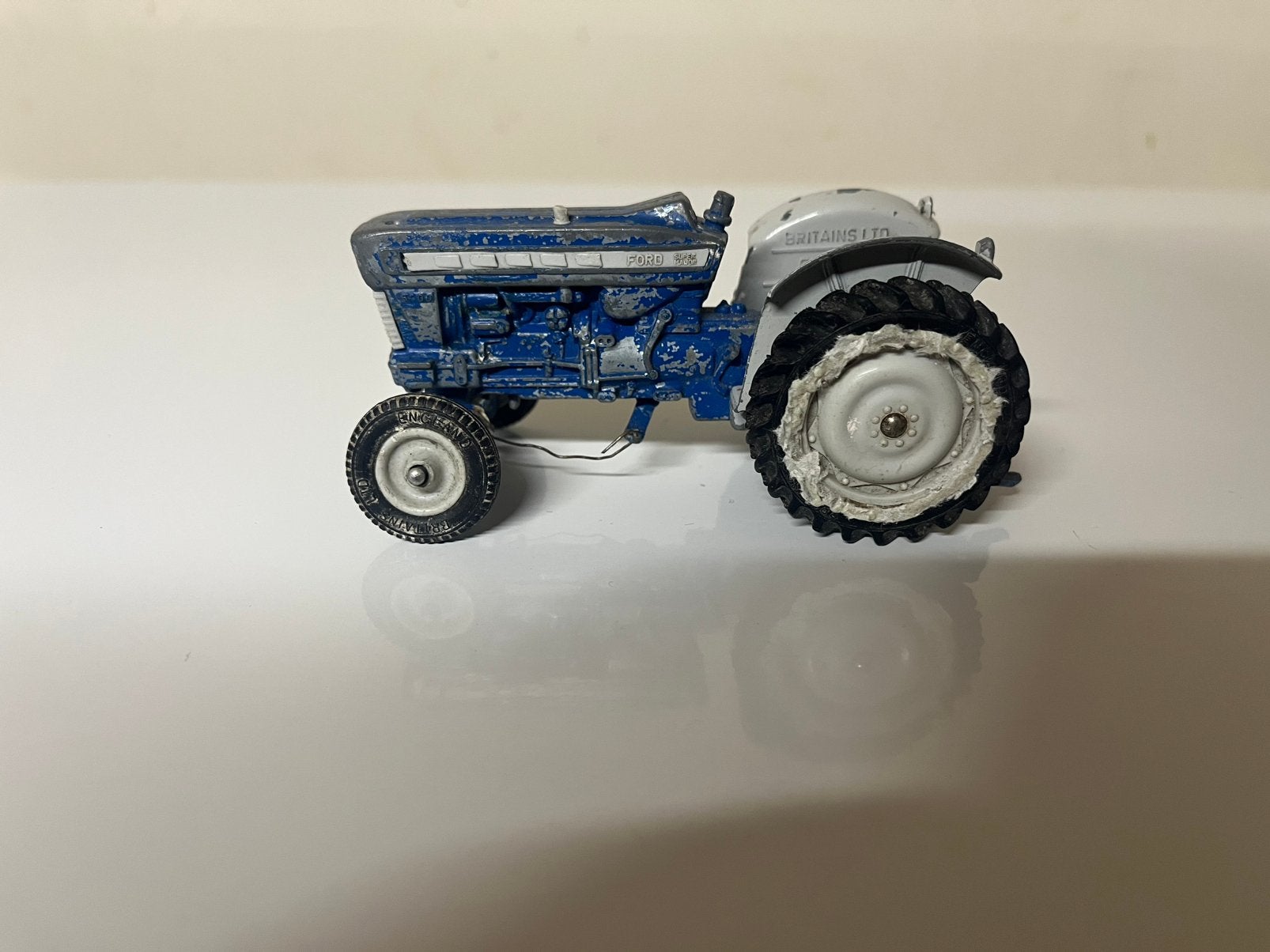 Britains 9527, Ford SUPER MAJOR 5000 Tractor,Schaal 1:32, Ophalen of Verzenden, Gebruikt, Tractor of Landbouw, Britains