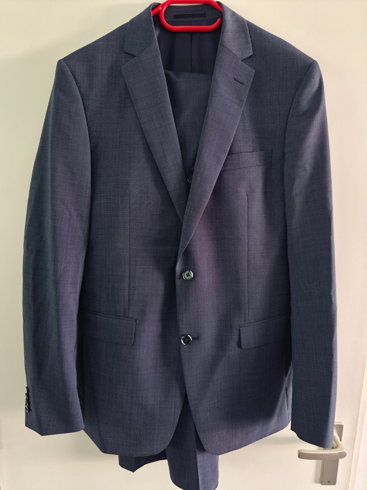 2x Tailor & Son Kostuums: Blauw (gedragen) & Grijs (nieuw), Kleding | Heren, Kostuums en Colberts, Tailor & Son, Ophalen of Verzenden