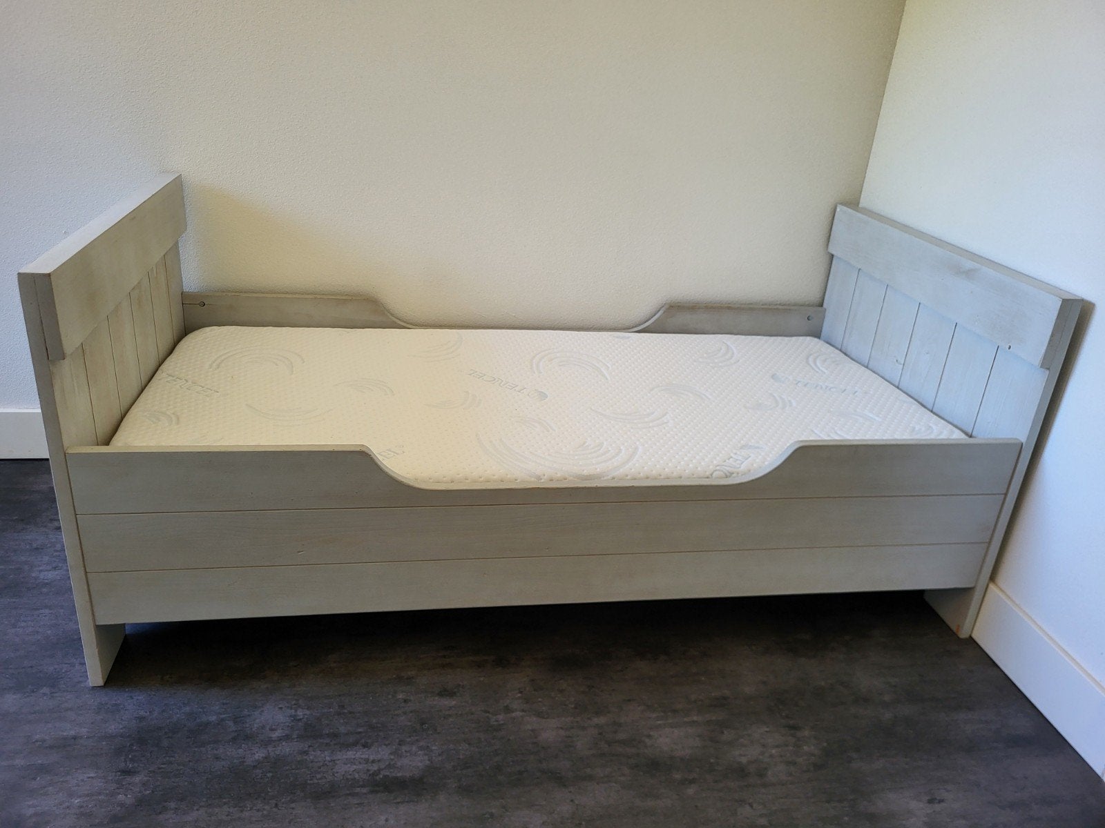 Peuterbed Bopita met matras, Kinderen en Baby's, Kinderkamer | Bedden, Ophalen, Gebruikt, 140 tot 160 cm, 70 tot 85 cm