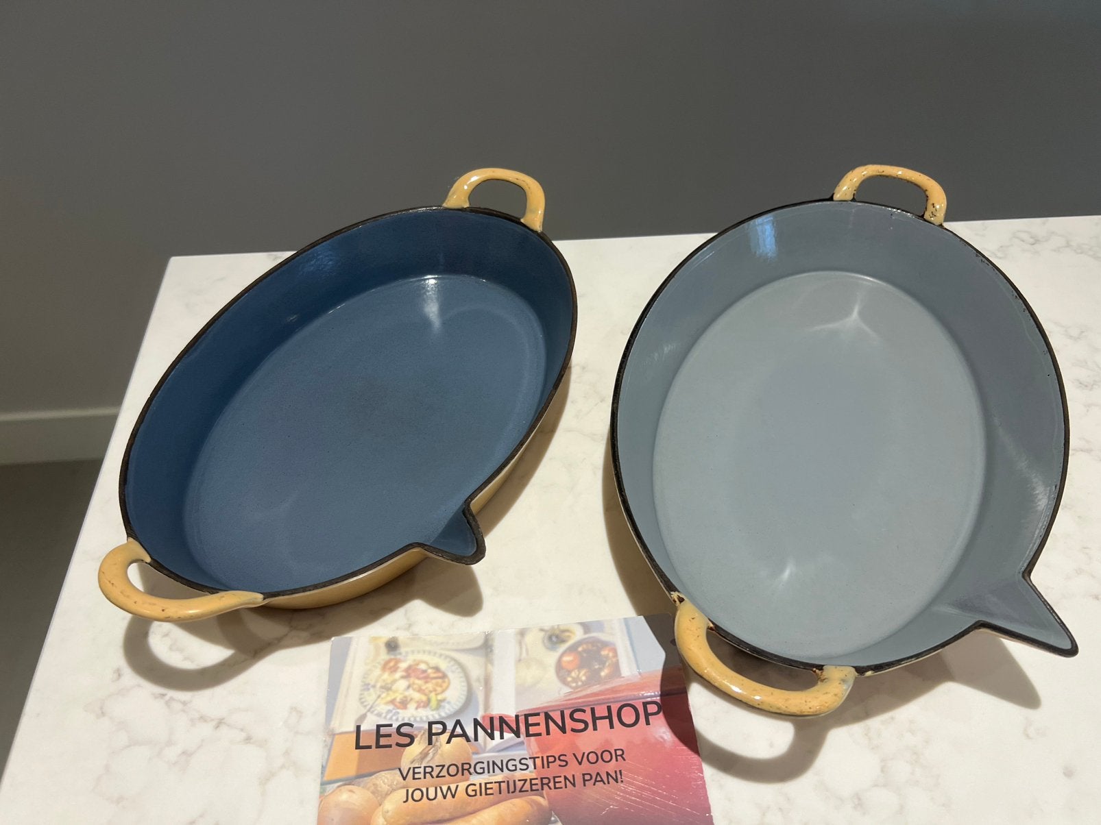 Vintage FE Belgium gietijzeren spekpannen set 30 & 34 cm, Gebruikt, Gietijzer, Overige typen, Le Creuset