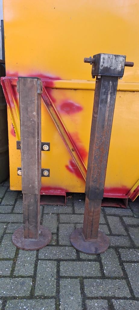 2 stempels 1 mechanische en 1 hydrologische, Doe-het-zelf en Verbouw, Metalen, Ophalen