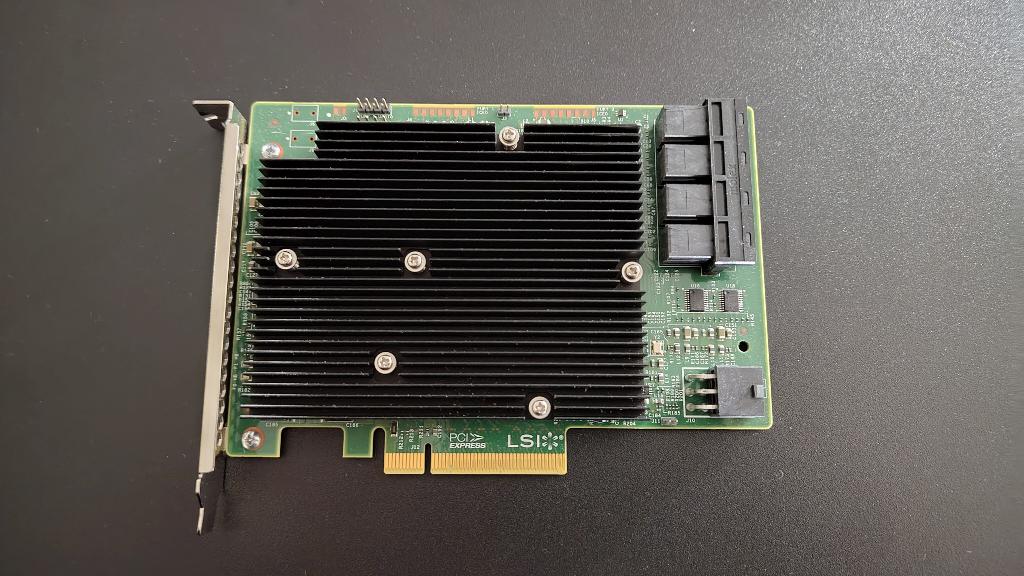 Avago LSI SAS 9300-16i Host Bus Adapter IT, Computers en Software, Harde schijven, Intern, Gebruikt, SAS, Server