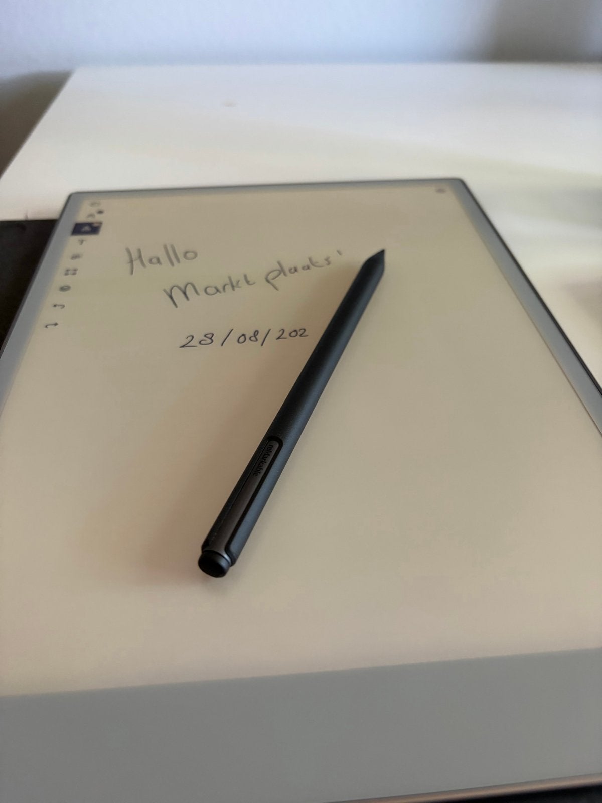 Foto 4 van reMarkable Paper Pro + Marker Plus + Book Folio Pro Basalt