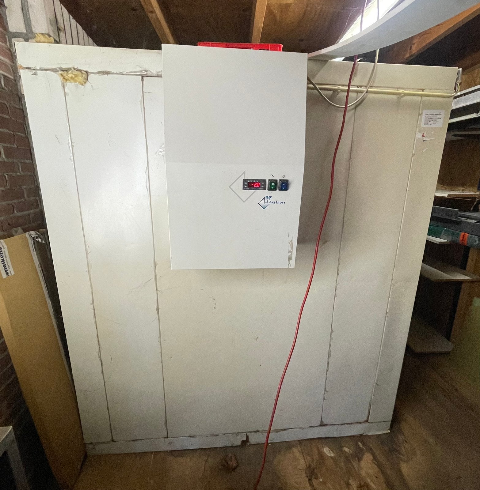 Vriescel 180 Br x 180 Diep  en 200 cm Hoog. Stekker klaar., Ophalen, Gebruikt