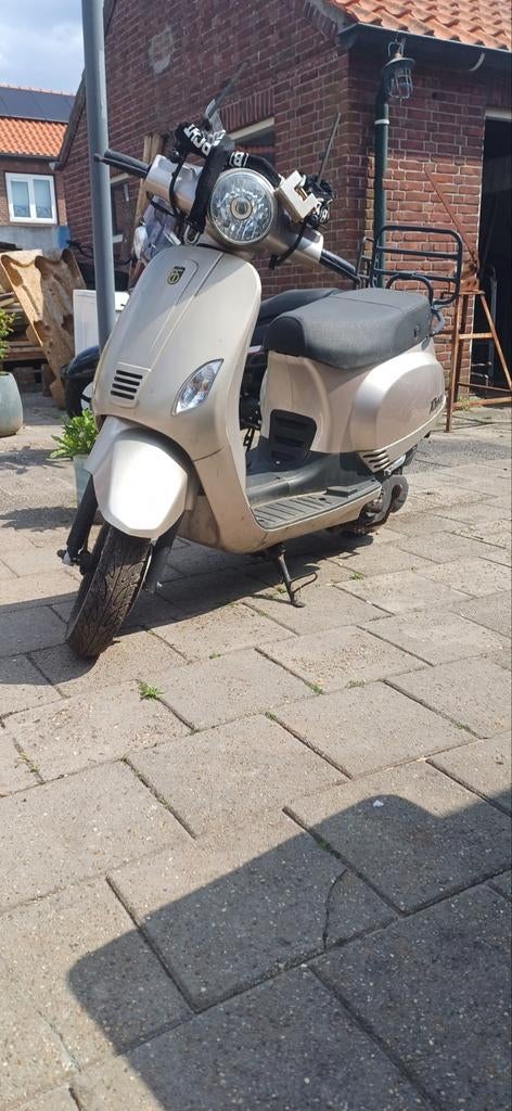 Riva scooter, Fietsen en Brommers, Ophalen of Verzenden, Gebruikt, Benzine, Overige merken
