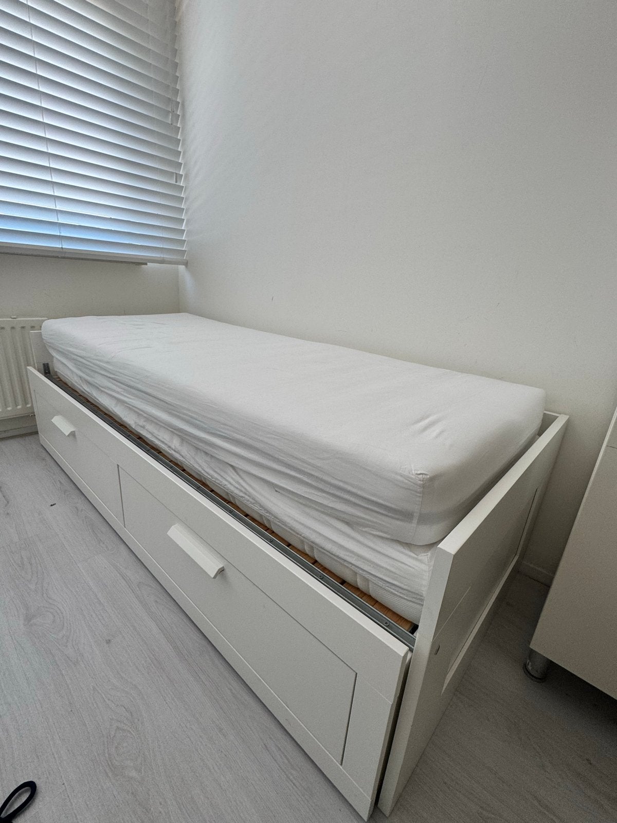 Ikea Brimnes bedbank met 2 lades en 2 matrassen wit 80x200, Ophalen, Gebruikt, Wit, Tweepersoons
