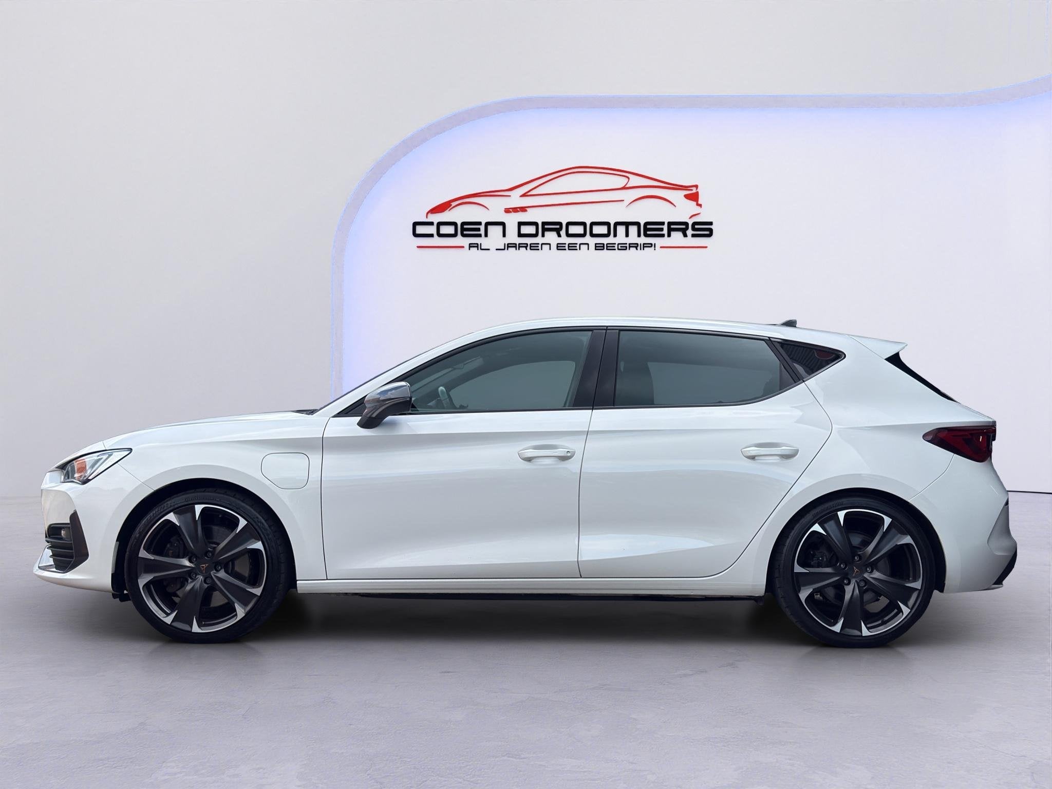 Cupra Leon 1.4 e-Hybrid VZ Performance /Apple & Android Carp, Auto's, Stof, 4 cilinders, Leon, Wit