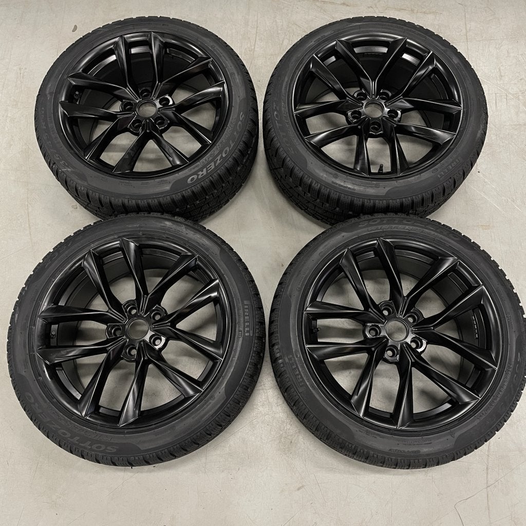 18" Tesla Model 3 Winterset. Zwarte Velgen + Winterbanden, Auto-onderdelen, Banden en Velgen, Niet ingevuld, 18 inch, Banden en Velgen