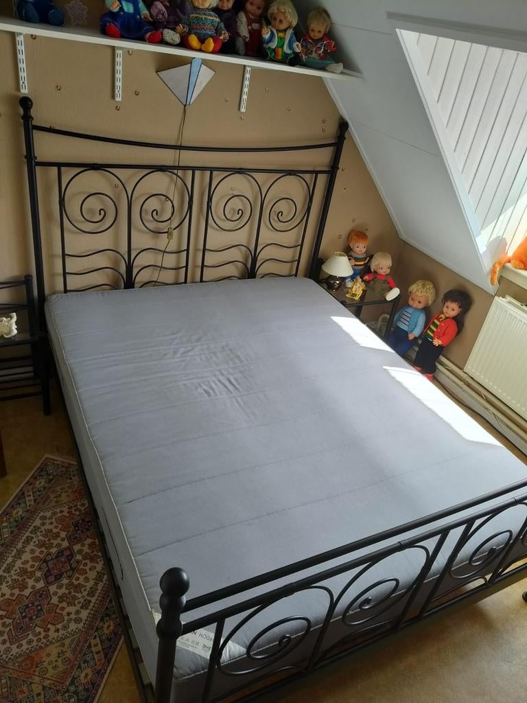 2 persoonsbed inclusief matras, 2 nachtkastjes en spiegel, Ophalen, Gebruikt, Tweepersoons, 160 cm