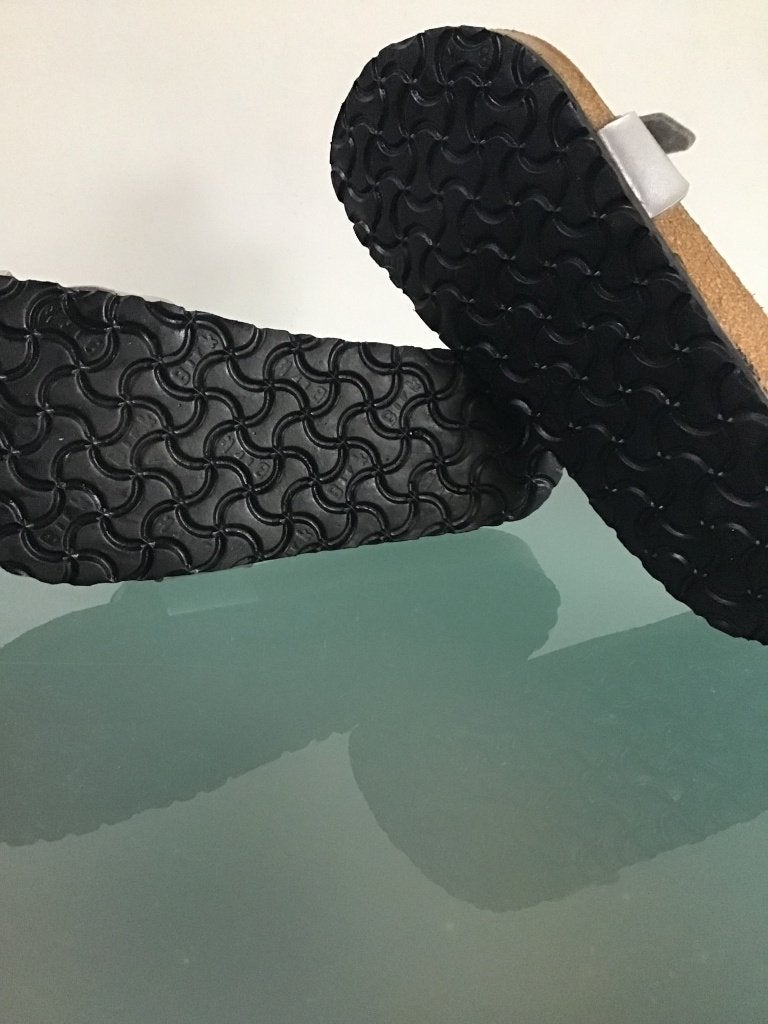 Birkenstock Piazza 38 | zilver slippers | Gratis verzenden, Kleding | Dames, Schoenen, Slippers, Overige kleuren, Verzenden, Zo goed als nieuw