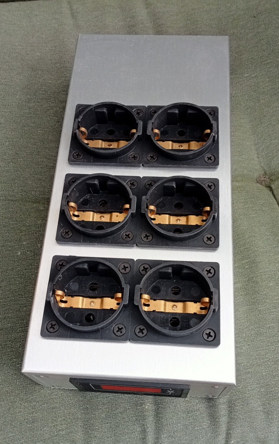 230V verdeelblok / netfilter, Audio, Tv en Foto, Ophalen of Verzenden, Gebruikt, Overige kabels