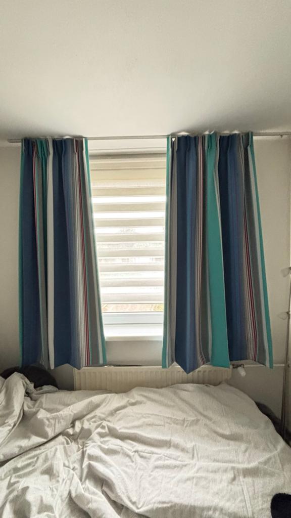 Verduisterende gordijnen, 2 stuks, 163 cm lang, Huis en Inrichting, Stoffering | Gordijnen en Lamellen, Ophalen, Gebruikt, Blauw