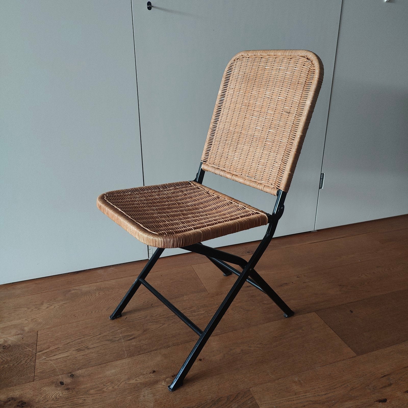Vintage rieten rotan klapstoel, Ophalen, Gebruikt, Metaal, Eén