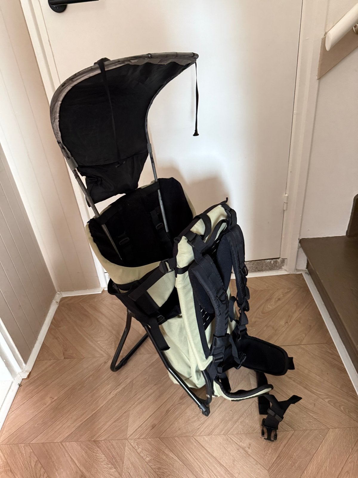 Comfortabele baby draagzak met zonnekap, Kinderen en Baby's, Gebruikt, Rug, Draagzak, Ophalen