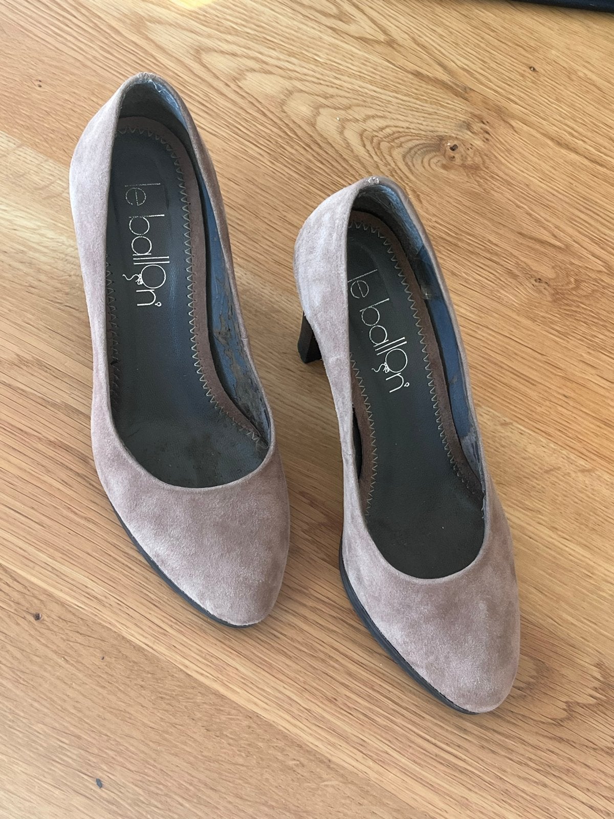 Le Ballon suède pumps - Maat 36, Ophalen of Verzenden, Gedragen, Beige, Pumps