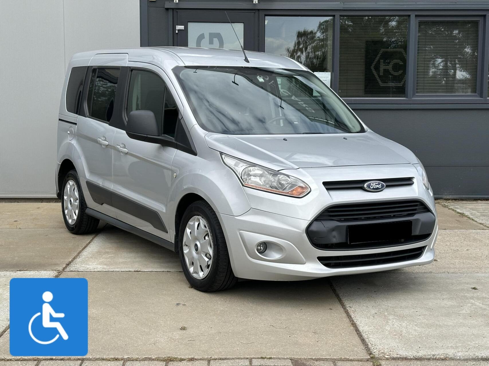 Ford Tourneo Connect L1 Rolstoelauto 3+1 DIESEL, Elektrische ramen, Stof, Gebruikt, Zwart