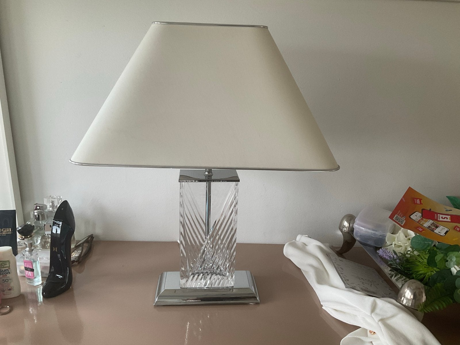 Ladro beeldje en schemerlamp op kristallen voet, Met schakelaar, Wit, Overige merken, Gebruikt