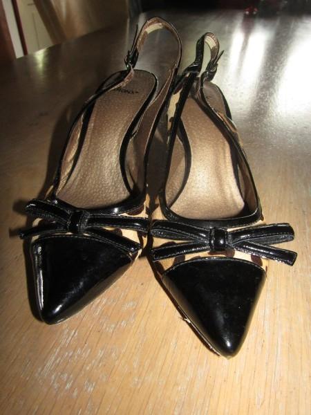 E1374 BRONX mt 39 pumps zwart lakleer beige slingbacks, Bronx, Verzenden, Zwart, Zo goed als nieuw