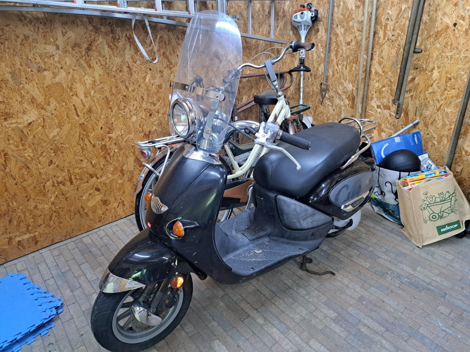 Aprilia Mojito Custom - Start en rijdt goed, Fietsen en Brommers, Ophalen, Gebruikt, Benzine