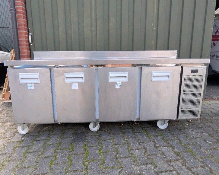 Snowflake Koelwerkbank met 4 deuren op zwenkwielen, Ophalen, 200 liter of meer, 60 cm of meer, 160 cm of meer