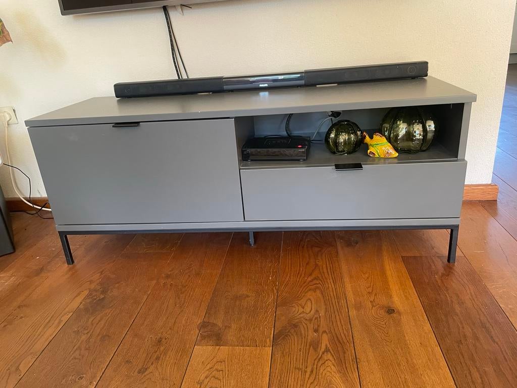TV meubel grijs, Ophalen, Overige materialen, Gebruikt, 100 tot 150 cm