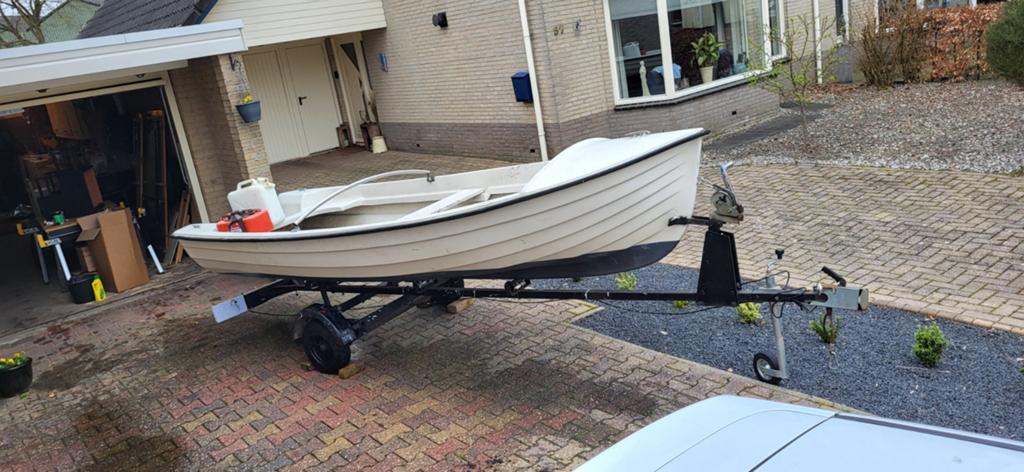 Polyester bootje met trailer en motor, Watersport en Boten, Kano's, Gebruikt, Overige typen, Ophalen