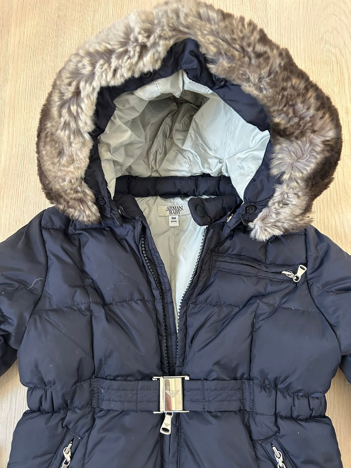 Armani Baby Sneeuwpak met Bontkraag - Maat 6 Maanden, Ophalen of Verzenden, Zo goed als nieuw, Jongetje of Meisje