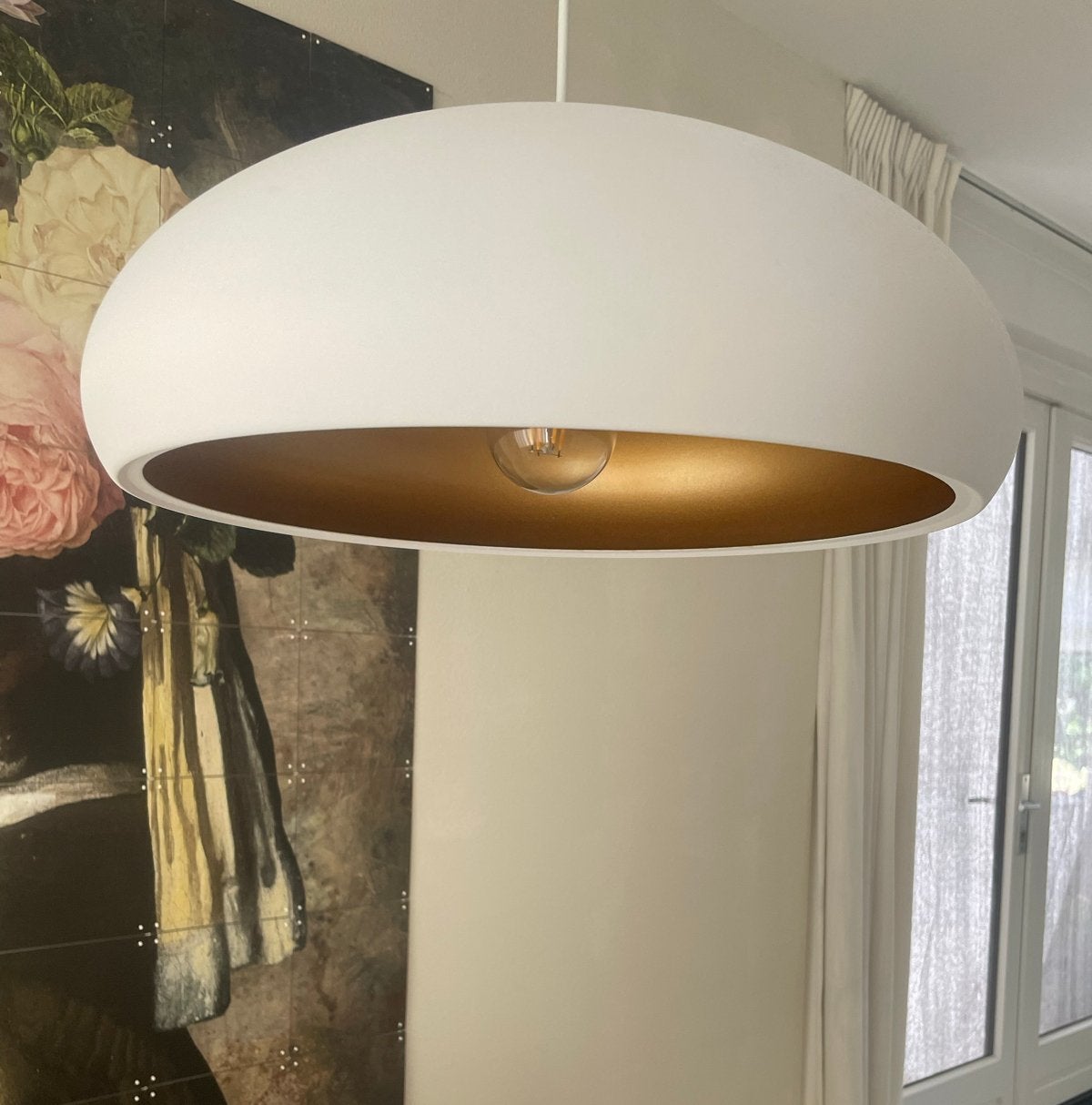 Witte Hanglamp met Goud Koperen Binnenkant - diameter 40 cm, Ophalen of Verzenden, Zo goed als nieuw, Metaal, E27 (groot)