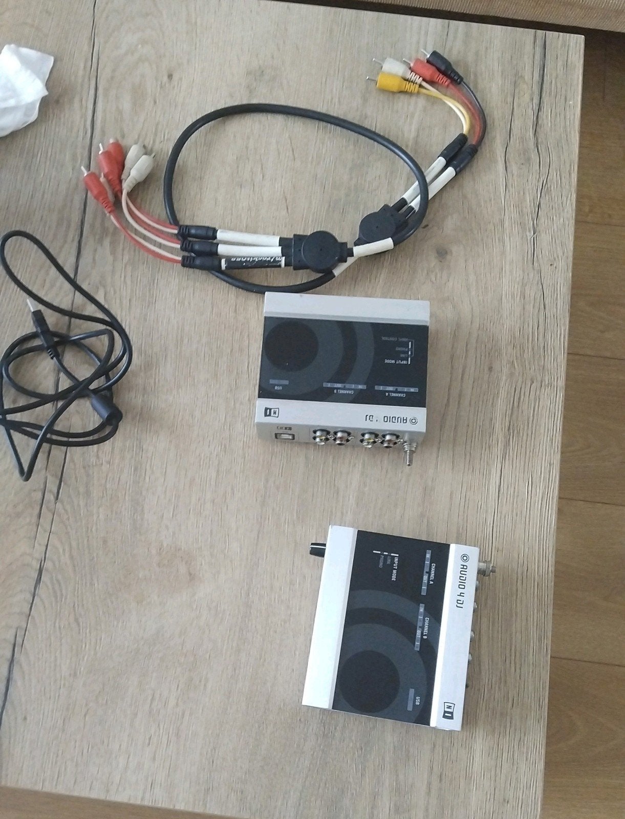 Native Instruments Audio 4 DJ + kabel + 2x Timecode, Ophalen of Verzenden, Gebruikt, Minder dan 2 meter, Interlink-kabel