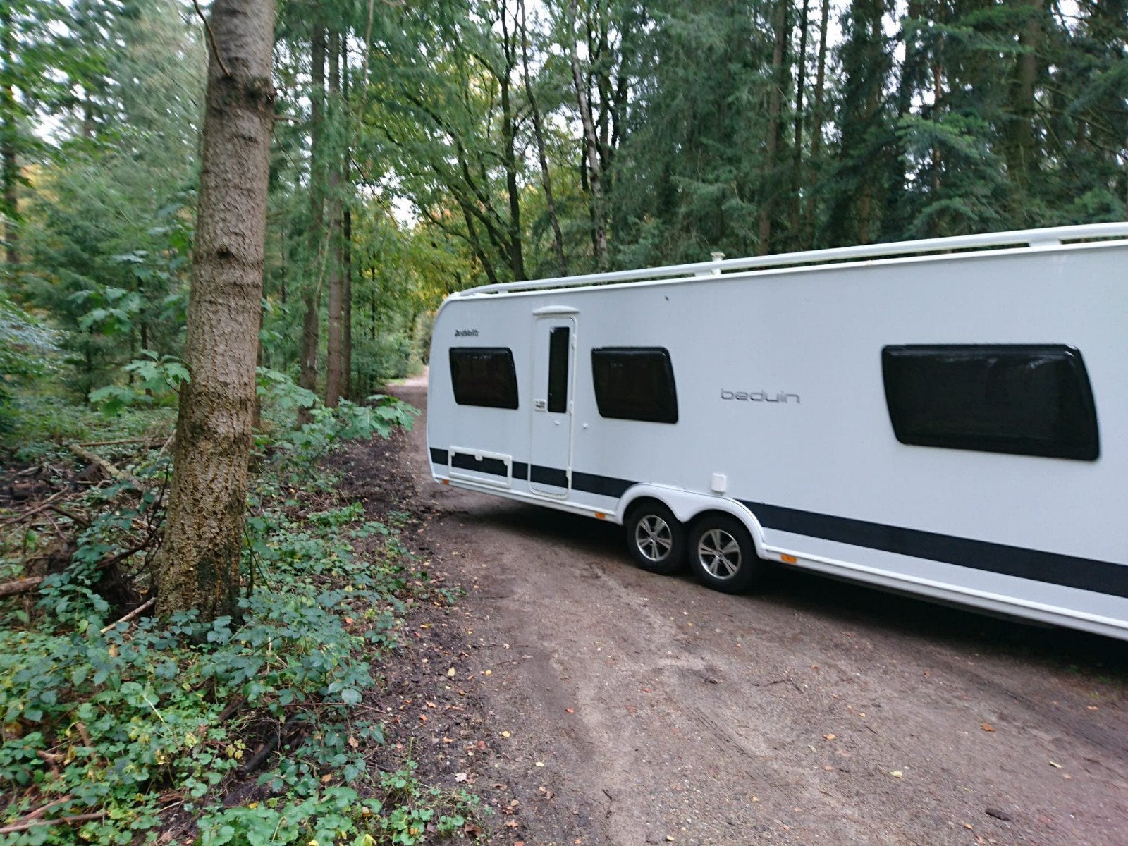 Fantastische caravan,  Beduin 760 DR, Queensbed, Caravans en Kamperen, Caravans, Rondzit, 7 tot 8 meter, Particulier, Dethleffs