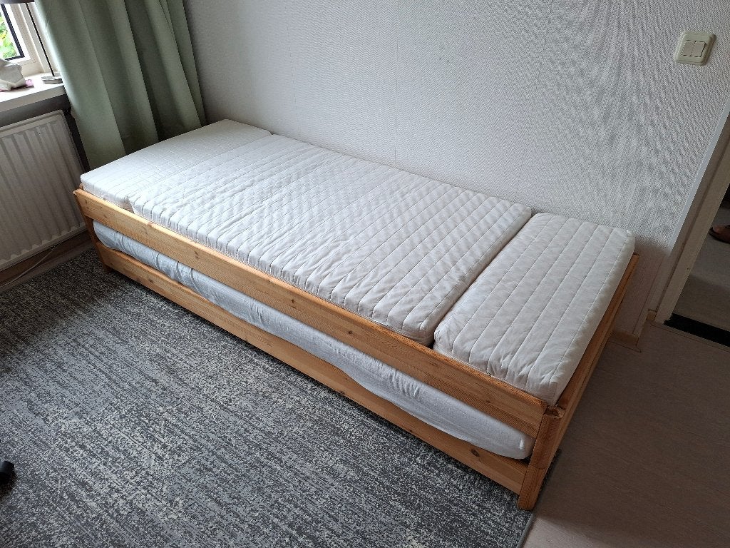 Te koop twee Utaker logeerbedden van Ikea, Huis en Inrichting, Zo goed als nieuw, 80 cm, 200 cm, Hout