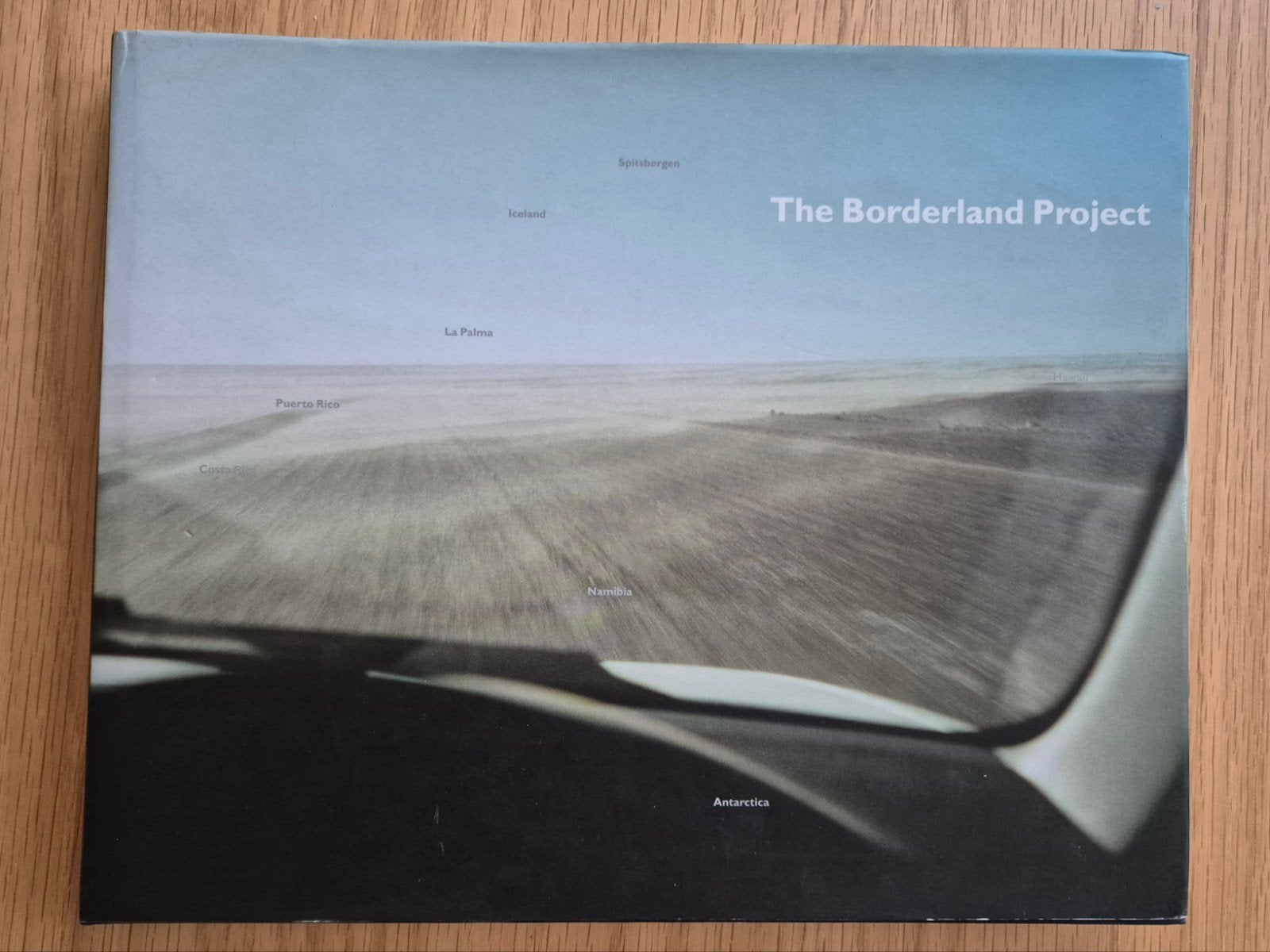 The Borderland Project - Anja de Jong (Gesigneerd), Ophalen of Verzenden, Zo goed als nieuw, Fotografie algemeen, Anja de Jong