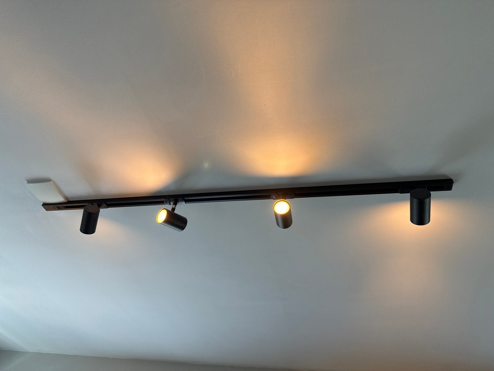 Zwart Railsysteem Verlichting met 4 Spots, Huis en Inrichting, Lampen | Spots, Ophalen, GU10, Metaal, Railspot