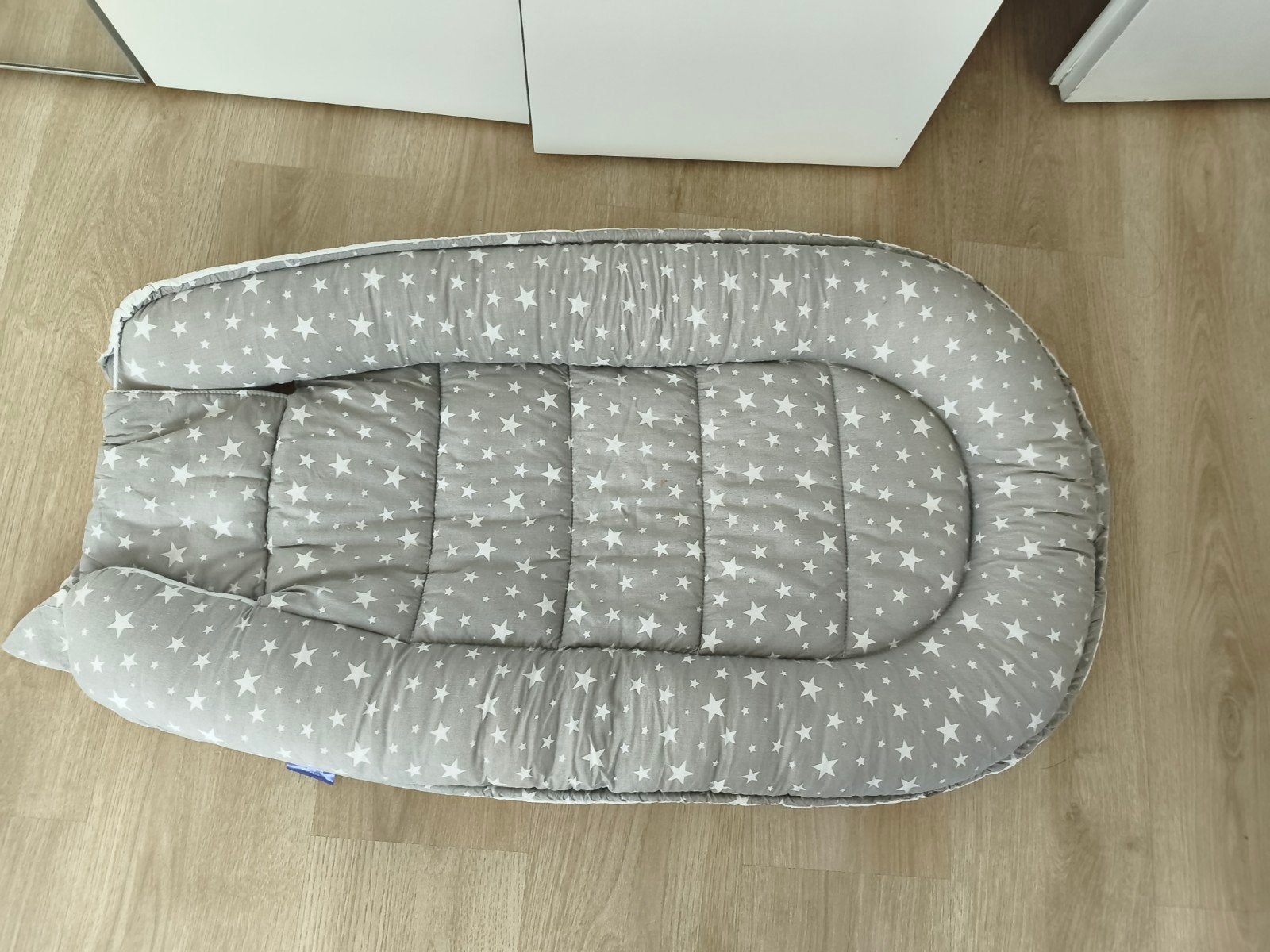 Jukki babynest omkeerbaar grijs/wit met sterren, Ophalen of Verzenden