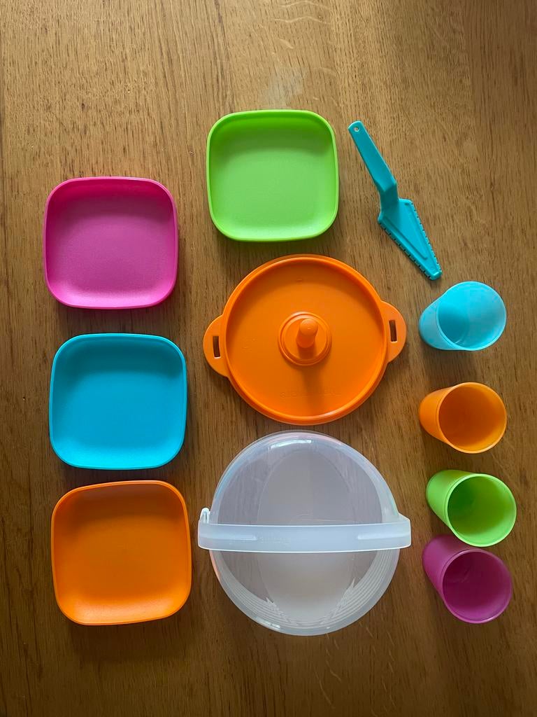 Nieuwe Tupperware Kinderen Taartje Set - Kleurrijk Speelgoed, Huis en Inrichting, Keuken | Tupperware, Ophalen of Verzenden, Nieuw
