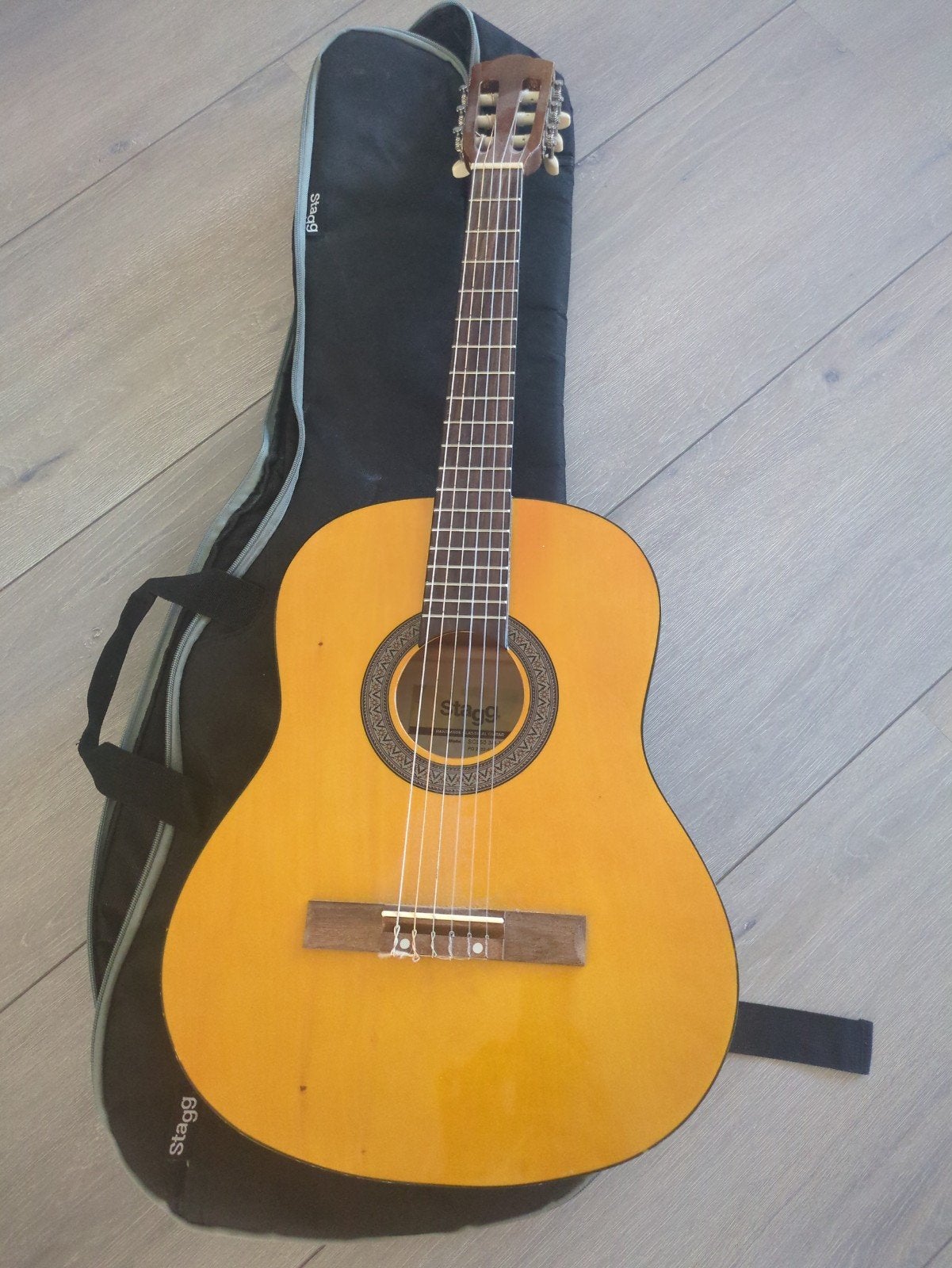 Gitaar stagg 3/4 inclusief rugtas, Ophalen, Zo goed als nieuw, Klassieke of Spaanse gitaar