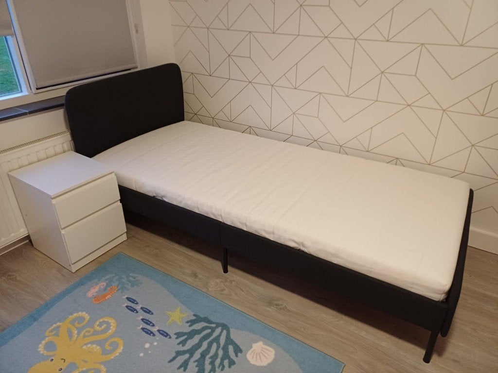 IKEA SLATTUM Upholstered bed frame + 90x200 cm mattress, Huis en Inrichting, Slaapkamer | Bedden, Ophalen, Overige materialen