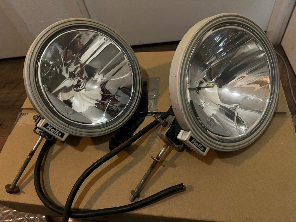 2x Hella Rallye 3000 verstraler mistlamp met beugels izgst, Ophalen of Verzenden, Gebruikt, Overige automerken