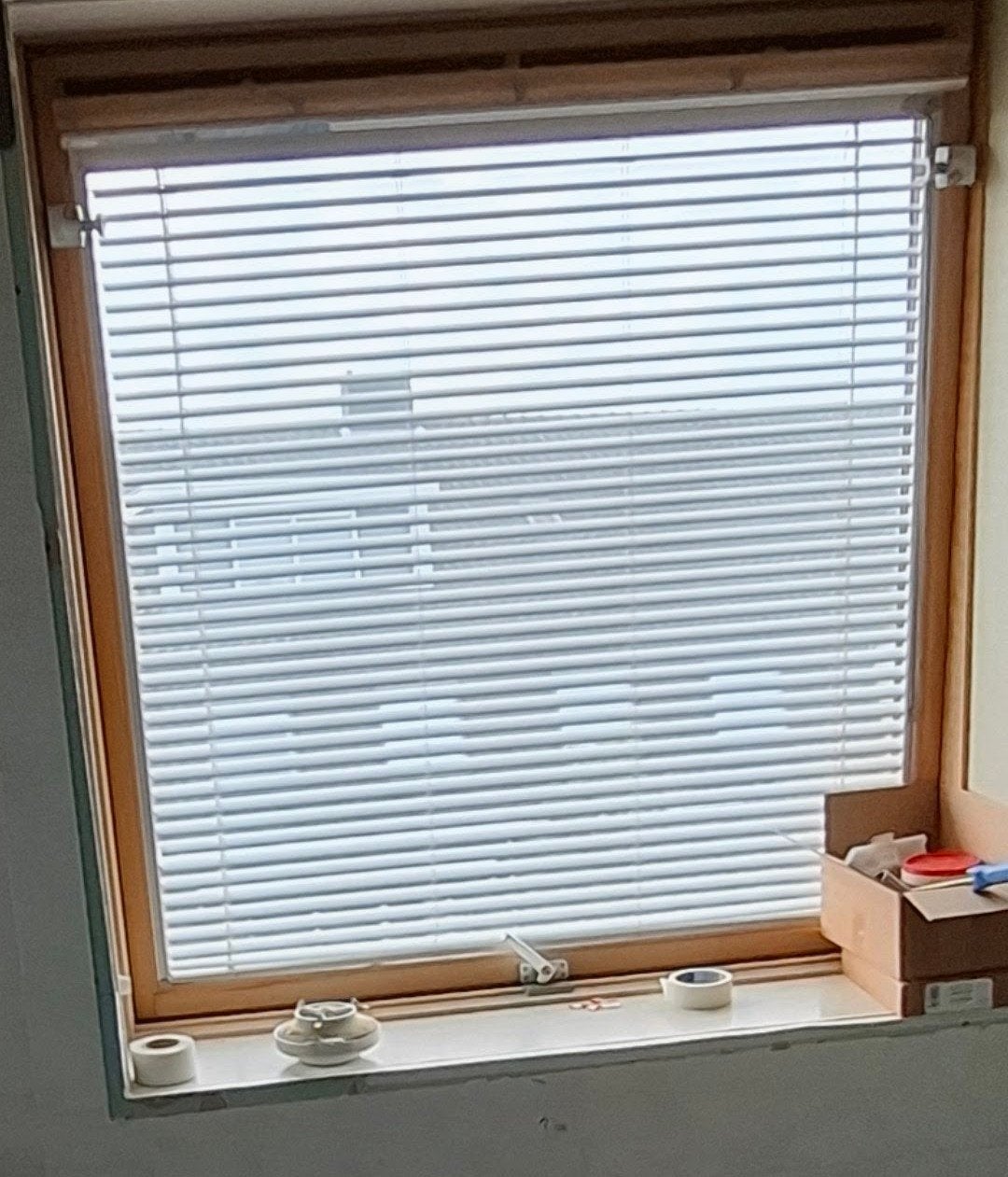 Velux jaloezie dakraam jaloezie - lichtgrijs -  GGL808, Jaloezie, Gebruikt, 134 cm, Ophalen of Verzenden