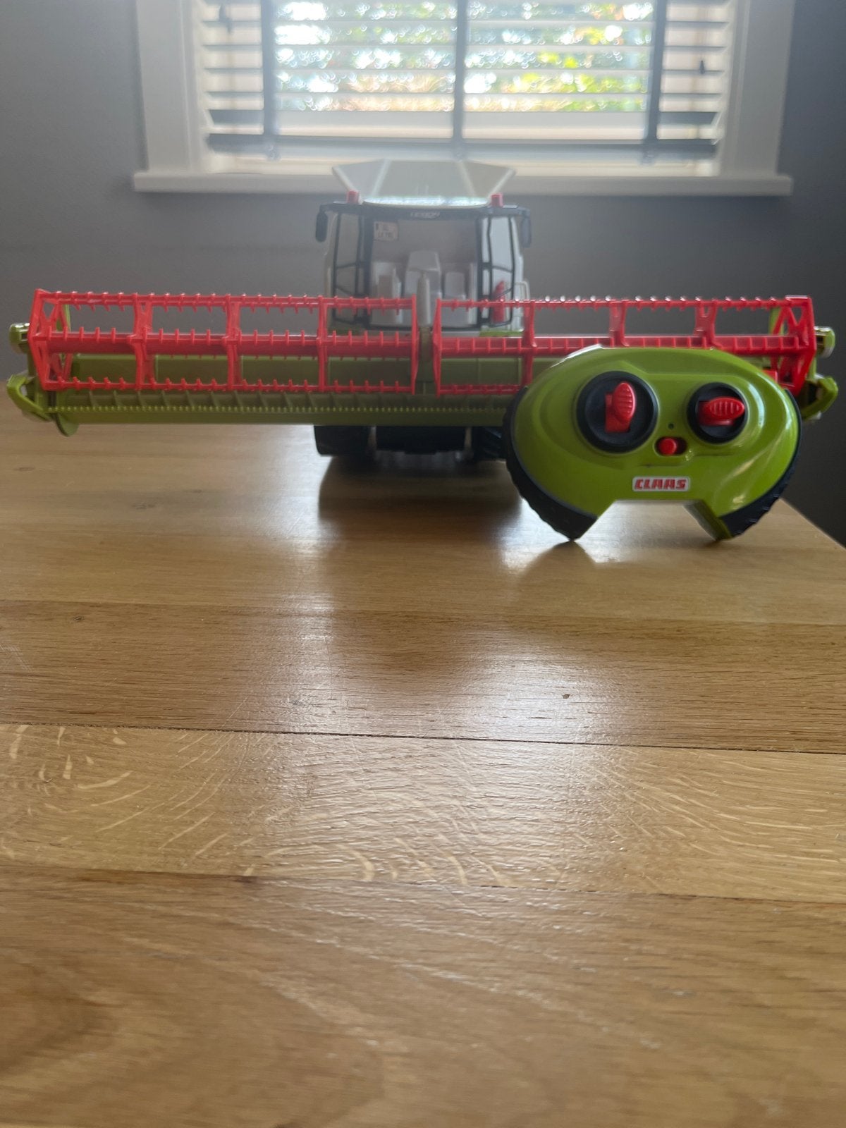 Claas Combine met afstandsbediening - Licht & rijdt, Elektro, Gebruikt, Auto offroad, Ophalen of Verzenden